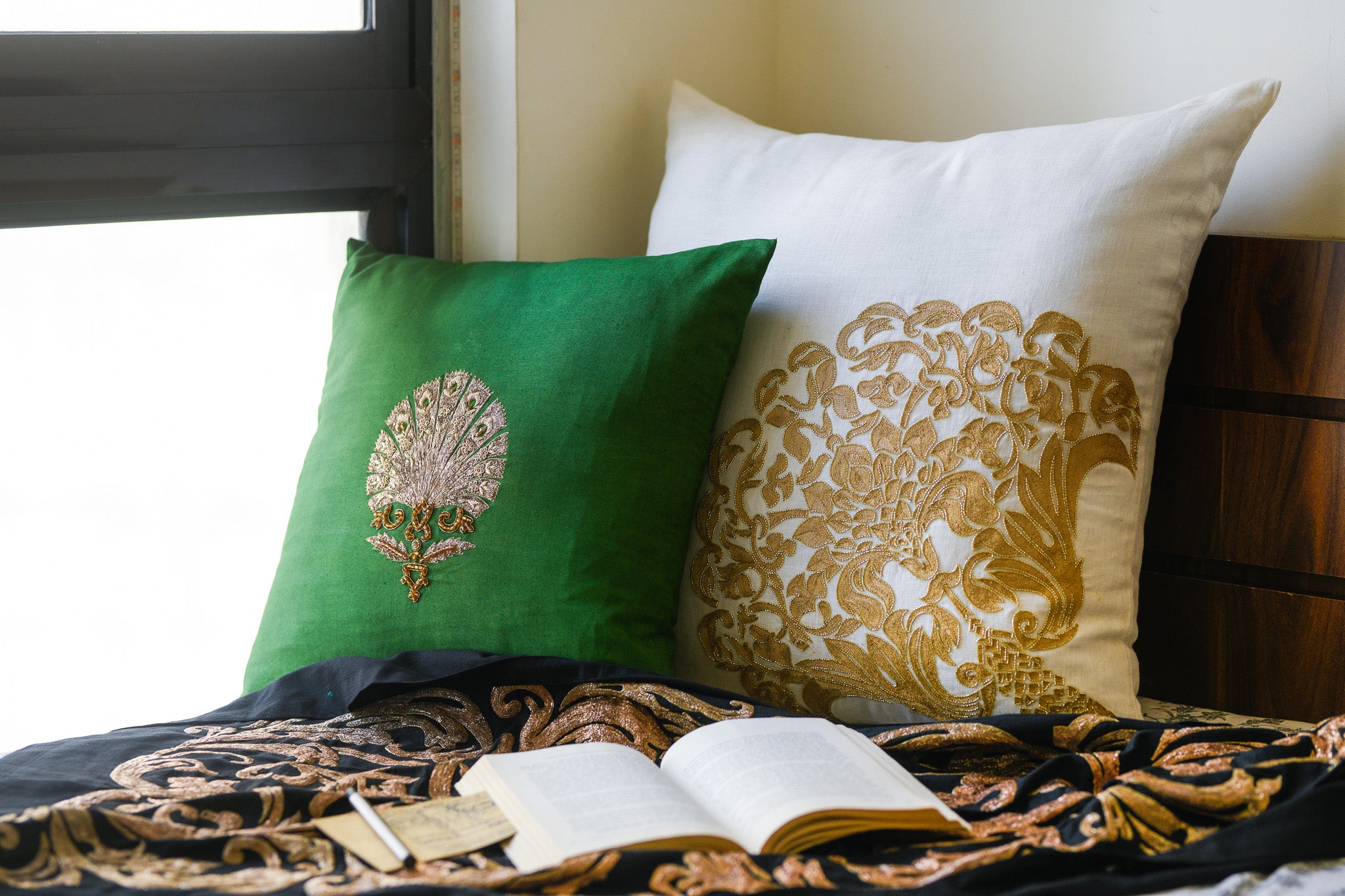 Noor Mahal Cushion